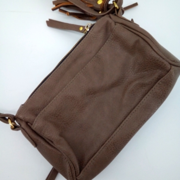 Ei8ht by Under One Sky Vegan Tan Striped Interior Tassel Small Crossbody Bag - Picture 3 of 12